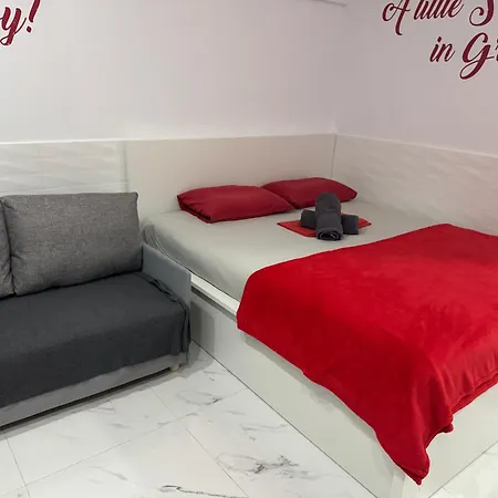 Red Luxury Aqua * Παραλία
